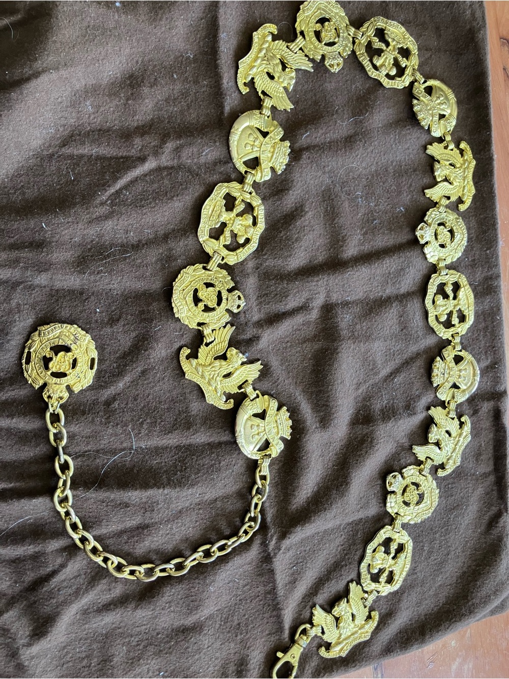 Gold-Tone Decorative Link Belt with Eagle and Medallion Motifs